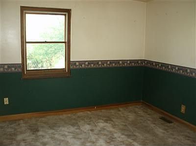 4th image of 115 Castlewood Ave