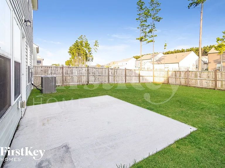 758 Redbud Ln — Photo 14
