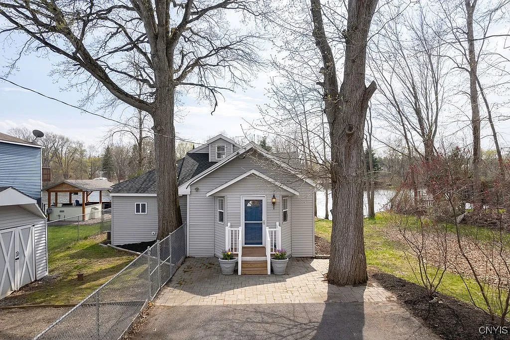 3342 Hayes Rd photo 1