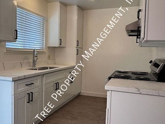 3rd image of 5910 E Robinson Ave
