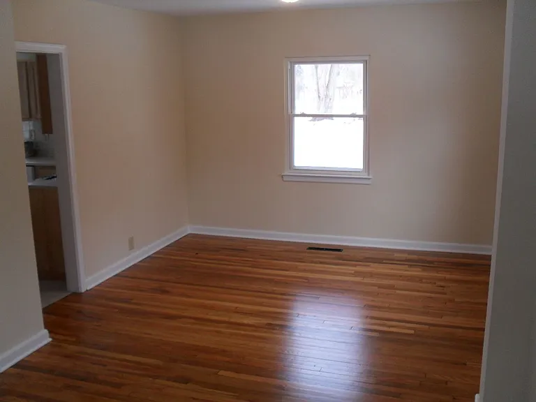 4905 Elks Dr — Photo 3