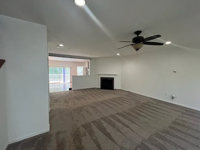 540 Van Dyke Cir — Photo 3