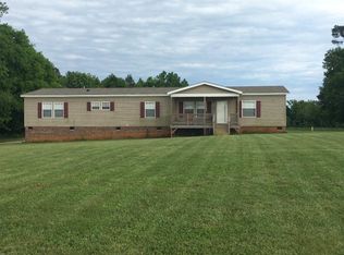 11474 Robinson Ferry Rd, Brodnax, VA 23920