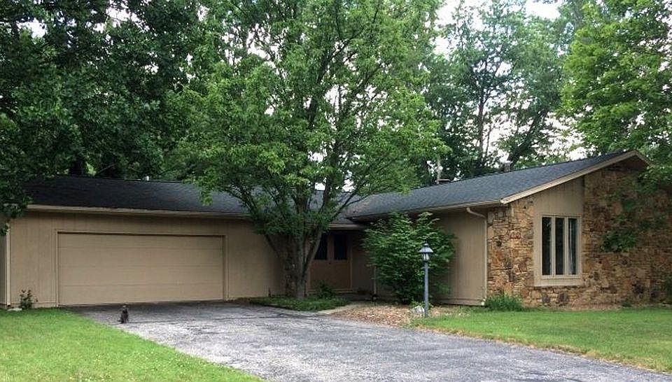 1st image of 4309 E Cambridge Dr