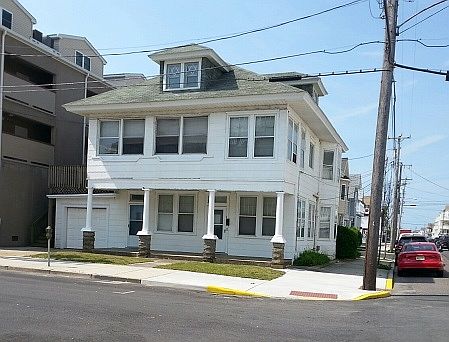 1st image of 18 42nd St
