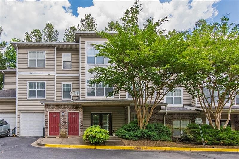1st image of 2700 Pine Tree Rd NE Unit 4005