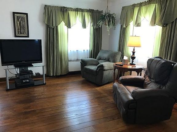 4th image of 1347 Covedale Ave