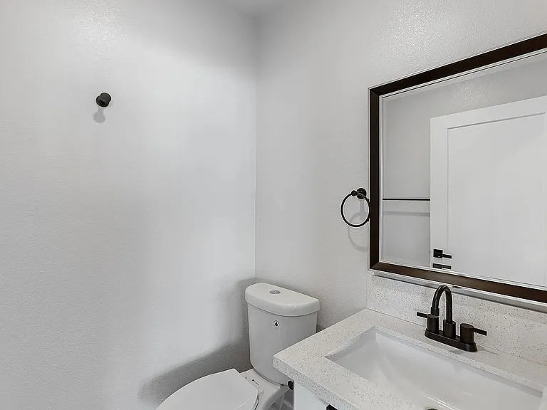 1724 Menlo Ave #1/2 — Photo 12