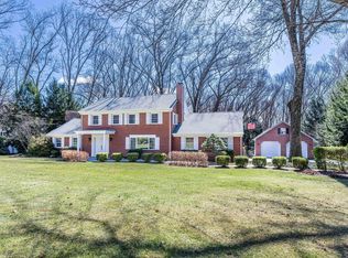319 Beacon Hill Dr, Cheshire, CT 06410