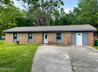 9728 Donchester Cir, Moss Point, MS 39562