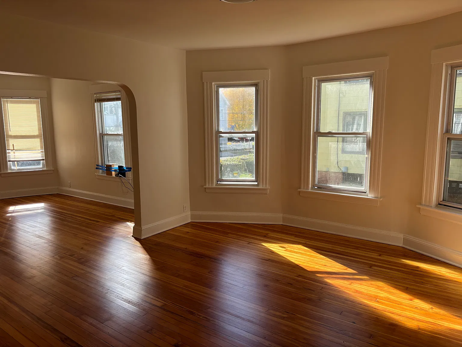 2 bed, 990 sqft, $1,800 — Photo 3