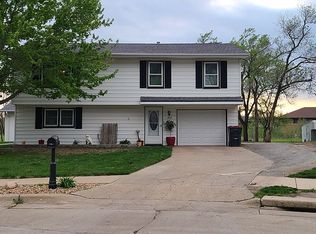 107 N 28th St, Beatrice, NE 68310