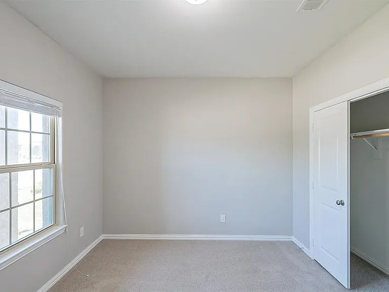312 Emerald Creek Dr — Photo 12