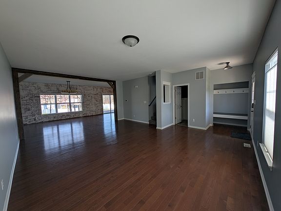 3rd image of 2712 Westwind Dr