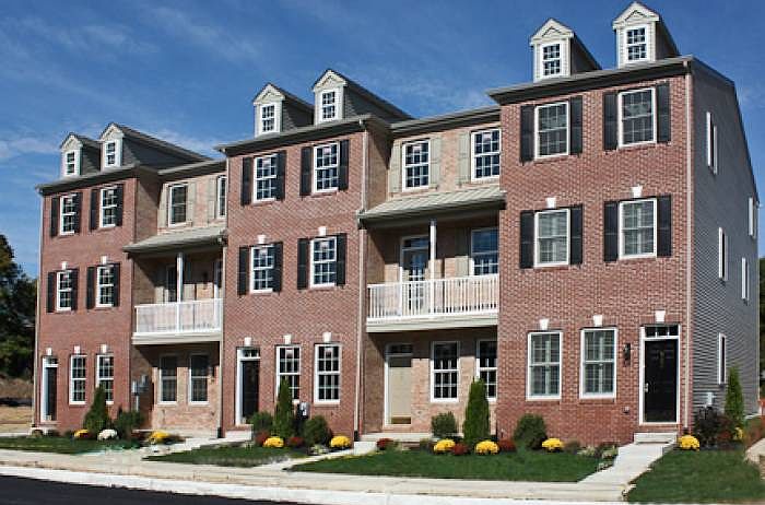 Front/Exterior
