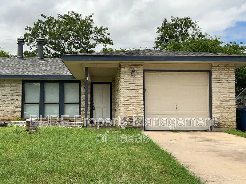 2 bed, 2.0 bath, 2020 sqft, $1,350 — Photo 2