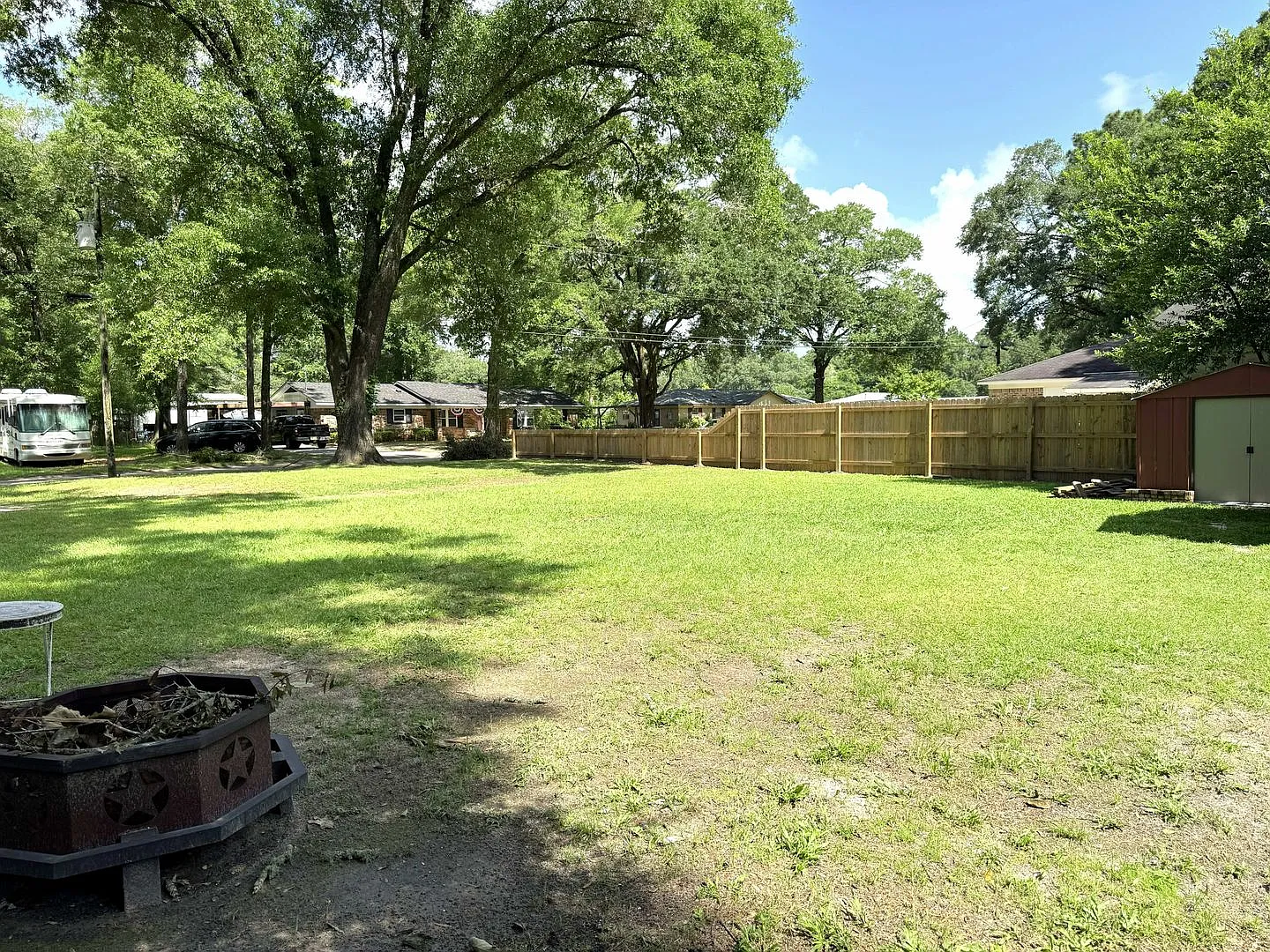 3/2 Brick Home in Satsuma — Photo 2