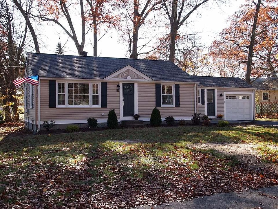 1st image of 26 Gadoury Dr