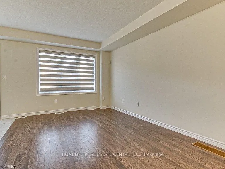 14 Amos Ave — Photo 5