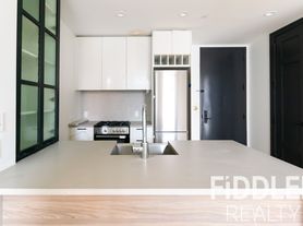 42-22 27th St