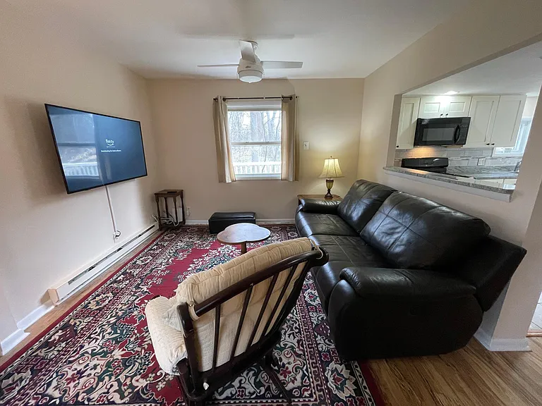 Living Room with a great view and a nice flatscreen spot.