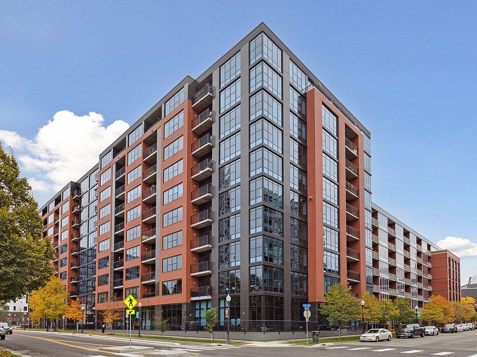 1st image of 215 10th Ave S Unit 225