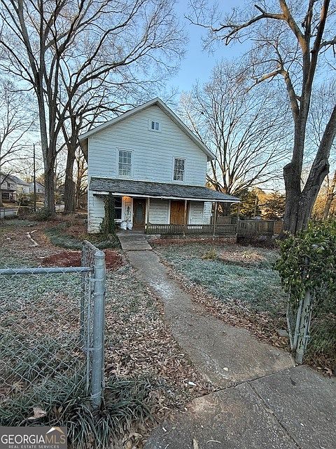 1st image of 220 Avenue D SE