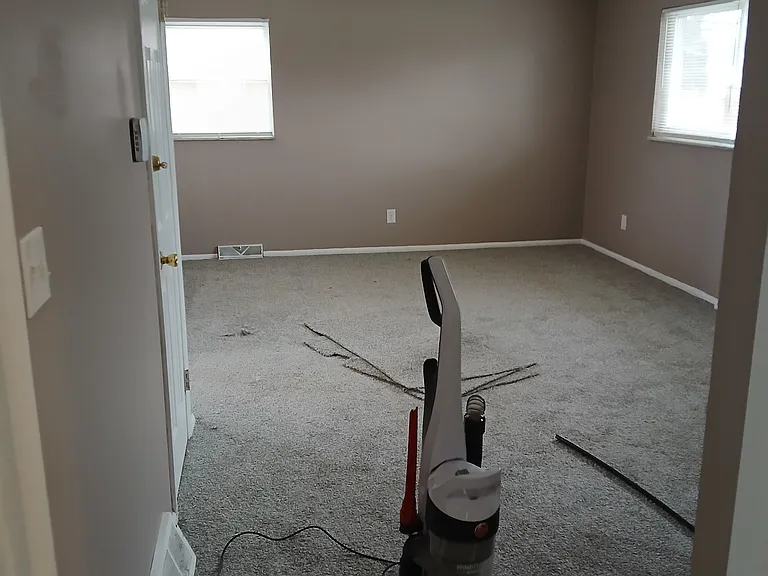 4048 E Livingston Ave — Photo 8