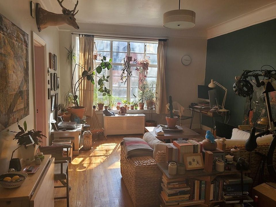 1st image of 117 Henry St APT 3R