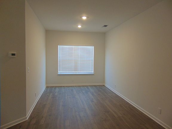 Family gatherings, and friendly parties can all be held at this dining room