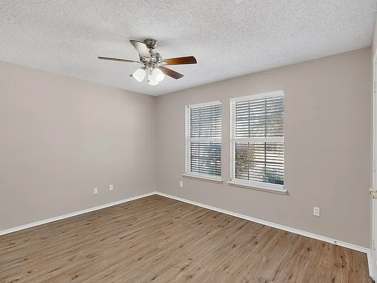 1207 Aberdeen Dr — Photo 24