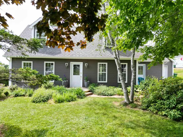 21 Croweland Dr E, Colchester, NS B6L 2C4