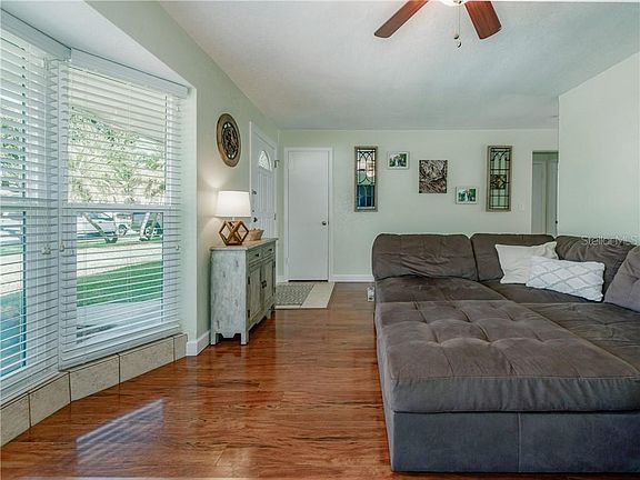4th image of 2074 Bayou Grande Blvd NE