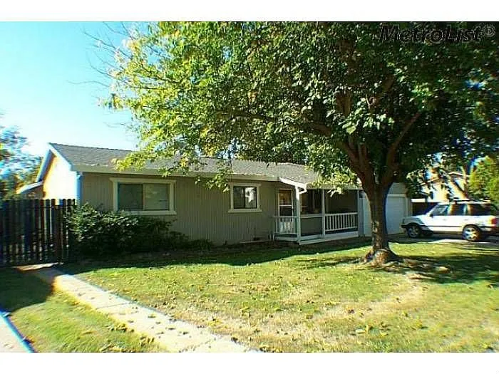 8506 Hilton Way photo 1
