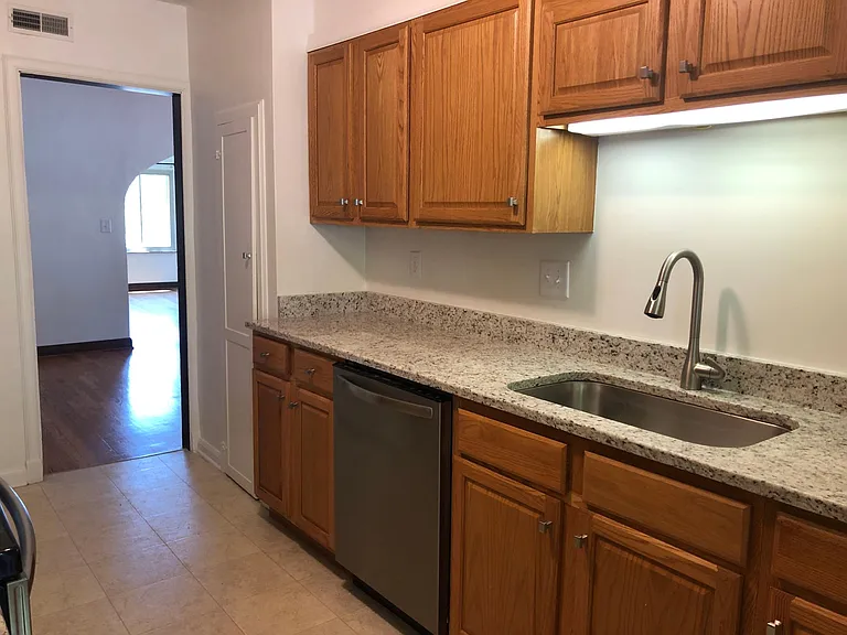 1522 Northwest Blvd #D — Photo 5