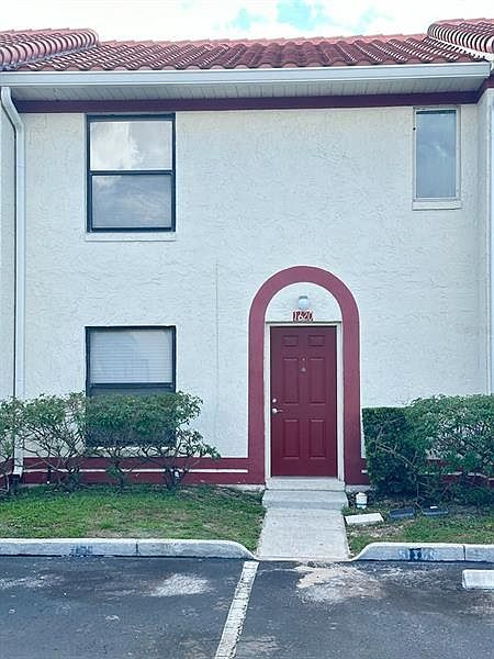 1st image of 1620 Little River Dr #15