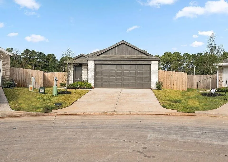 1627 Winwood Dr