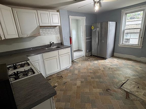5th image of 403 N Filmore St