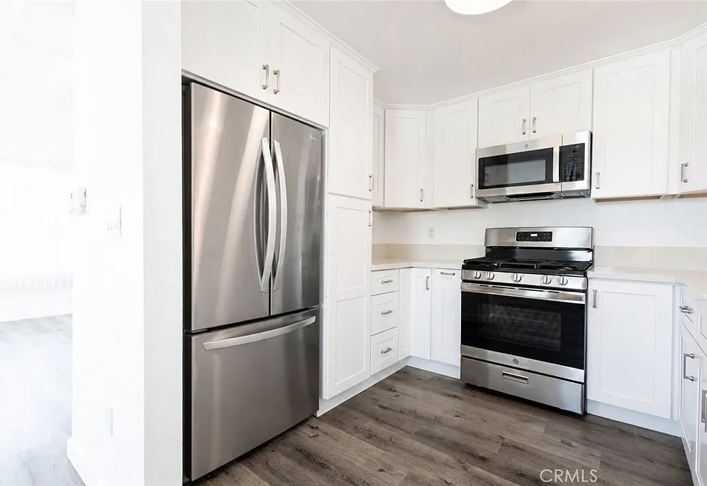 3 bed, 1187 sqft, $4,595 — Photo 3