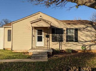 313 W 2nd St, Burkburnett, TX 76354