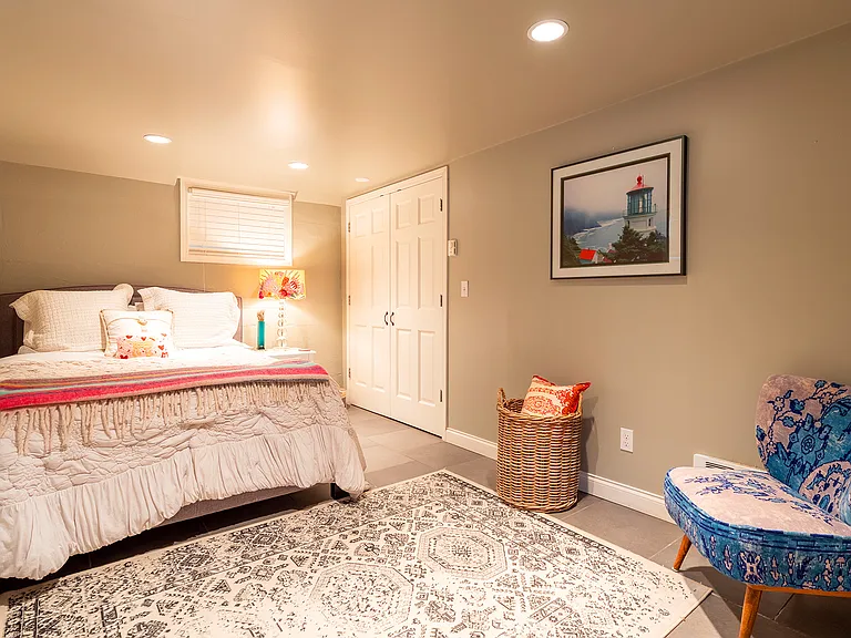7514 E Green Lake Dr N — Photo 43