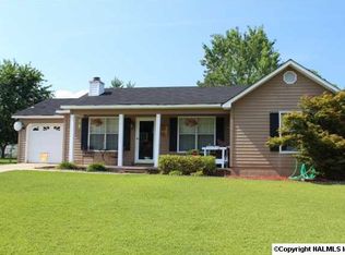 919 Sunshine St SW, Hartselle, AL 35640