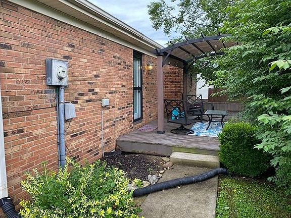 3rd image of 55 Southwood Dr
