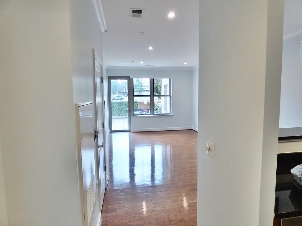 1 bed, 759 sqft, $2,300 — Photo 4