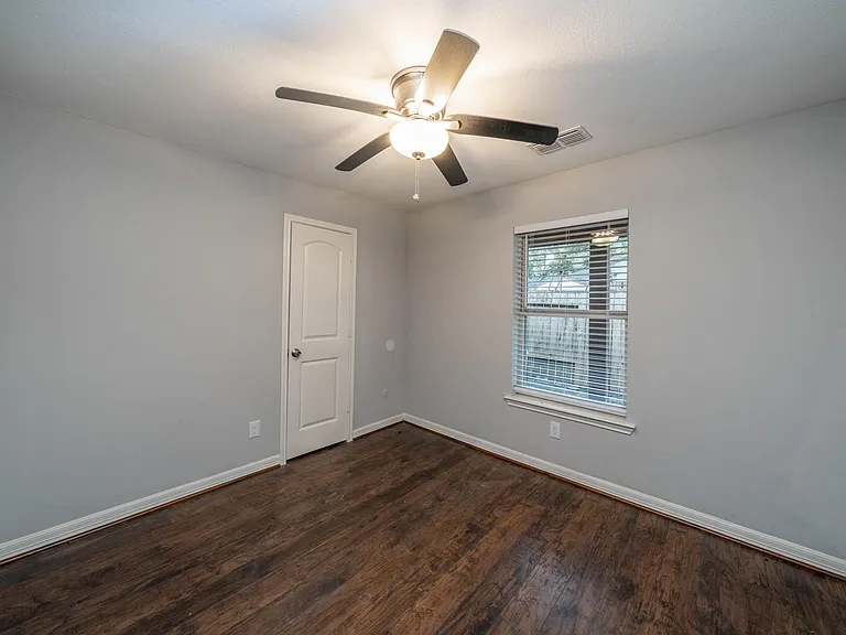 1907 Ashford Hollow Ln — Photo 18