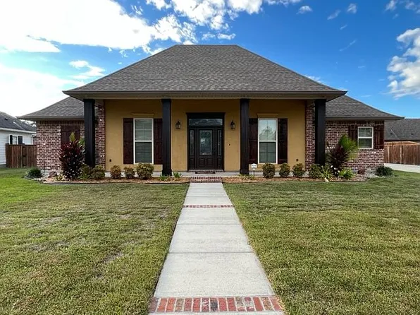 602 Riverside Dr, Berwick, LA 70342
