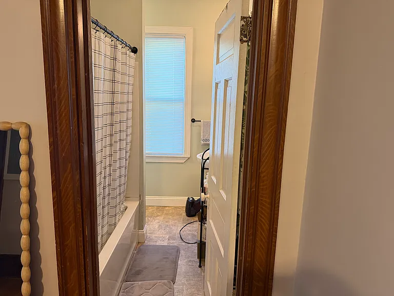 240 W Riverview Ave #2 — Photo 5