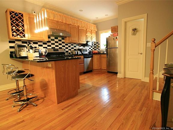 5th image of 296 Hamilton Ave APT 23