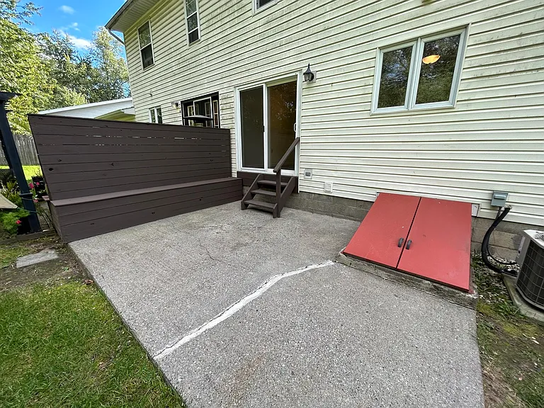 249 Mercer Ave #A — Photo 11