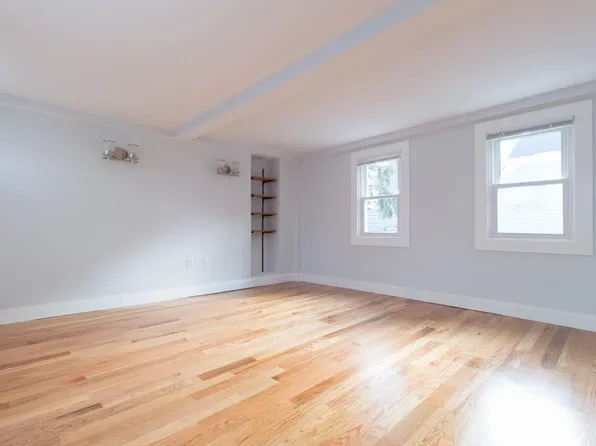 81 Canal St, Medford, MA 02155